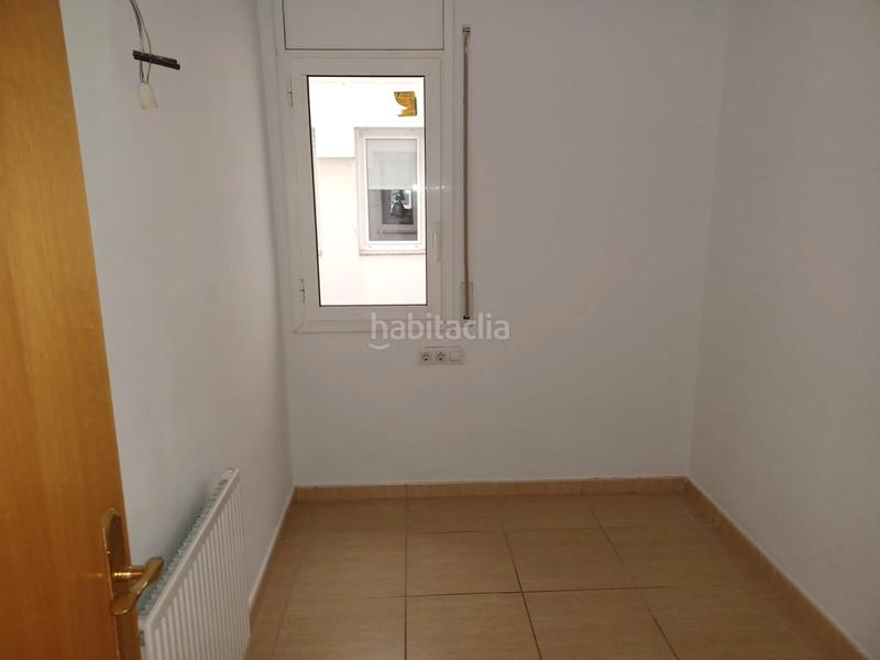 Foto b82d5fca-d734-48c6-a108-432a6ca556fa. Flat with heating parking in Creu de la Mà Figueres