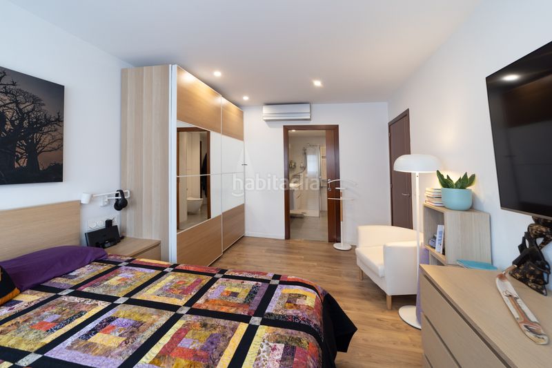 Foto 19d83901-9145-4f30-9706-49b25300e4fe. Casa adossada amb calefacció aparcament a Poble Nou-Olivar Gran Figueres