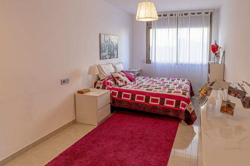 Foto 5211eb42-43bd-41e2-927e-7ce4ea8f7b4a. Casa adossada amb calefacció aparcament a Poble Nou-Olivar Gran Figueres