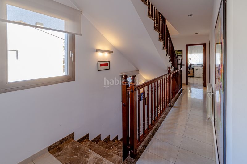 Foto 692c3de8-5ae7-4219-8bbe-b78b9413904a. Casa adossada amb calefacció aparcament a Poble Nou-Olivar Gran Figueres