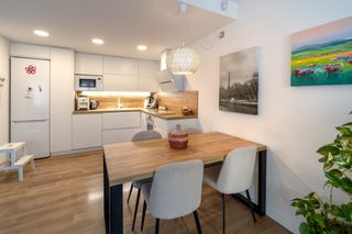 Casa adossada a Poble Nou-Olivar Gran. Casa reformada ideal para familias con hijos