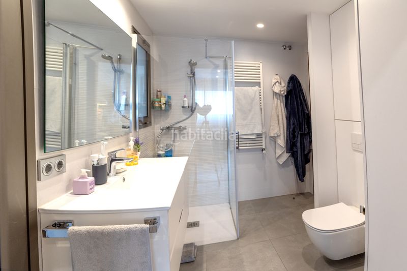 Foto 7e7de79c-7ef1-466c-8b01-8c2fa5358761. Casa adossada amb calefacció aparcament a Poble Nou-Olivar Gran Figueres