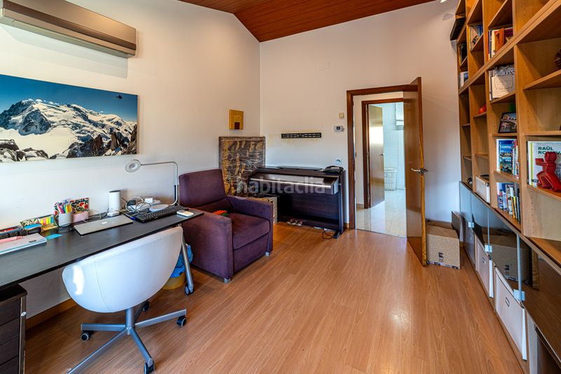 Foto 84973122-07fd-4ade-b20a-dcf908167284. Casa adossada amb calefacció aparcament a Poble Nou-Olivar Gran Figueres