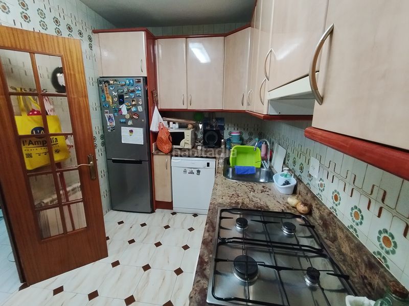 Foto 97013331-9794-4734-90cf-f8ddd9f6ee3e. Casa amb xemeneia calefacció aparcament a Ampolla (L´)