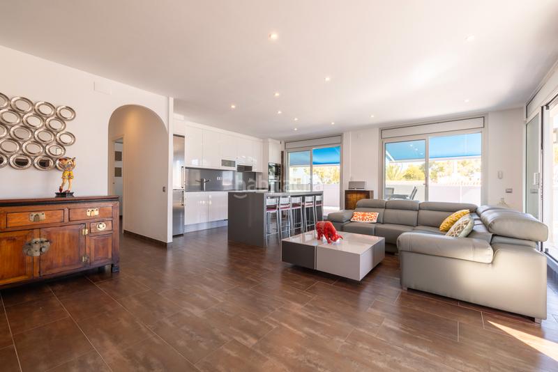Foto 87572772-2c7c-4f52-b56b-bb2a40207dd8. Casa adosada vivienda muy exclusiva en el paseo maritimo. en Sant Carles de la Ràpita