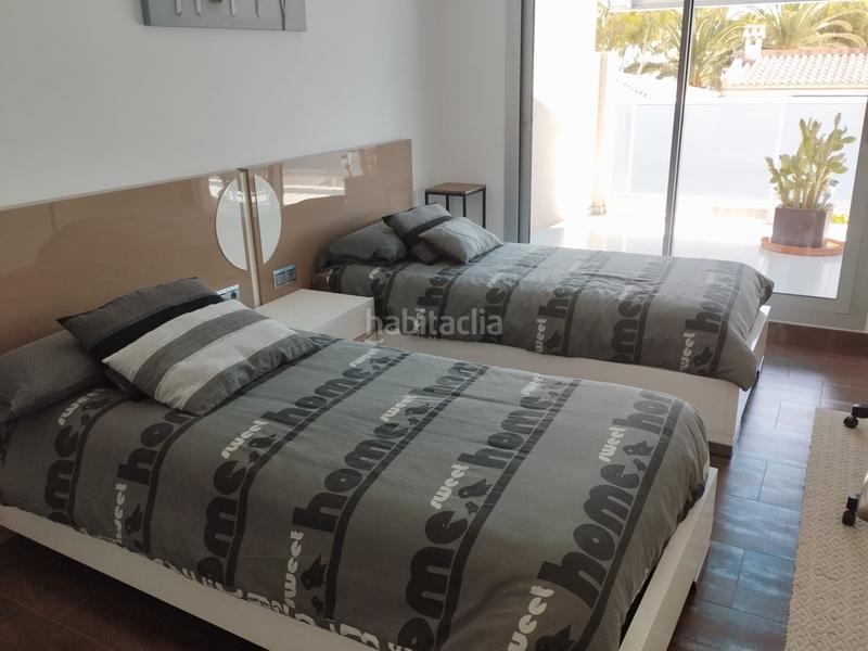 Foto cad734f2-f3eb-4f44-becb-559216c6a017. Casa adosada vivienda muy exclusiva en el paseo maritimo. en Sant Carles de la Ràpita