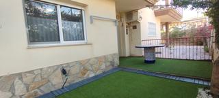 Ground floor  Carrer columbretes. Planta baja en zona residencial.