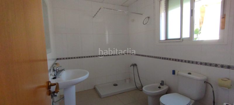 Foto 56b0c292-f489-4ee4-958e-0d8029897672. Casa adossada amb aparcament piscina a Alcanar