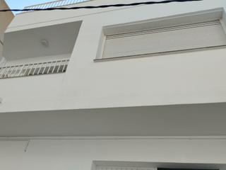 Casa  Carrer del marquès de valterra. Casa en el centro con ámplio almacén.