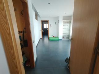 Casa  Carrer sant isidre. Casa de cinco dormitorios en el centro.