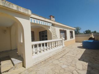 Chalet  Carrer martinenca d. A pasos del mar, zona no inundable.