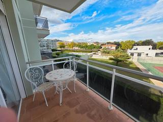 Etagenwohnung  Carrer de la granja. Zona playas, tres dormitorios y dos baos