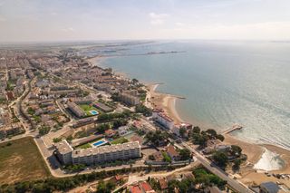 Appartement  Carrer de la granja. Zona playas, tres dormitorios y dos baños