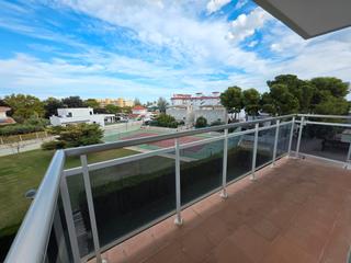 Piso  Carrer de la granja. Zona playas, tres dormitorios y dos baños