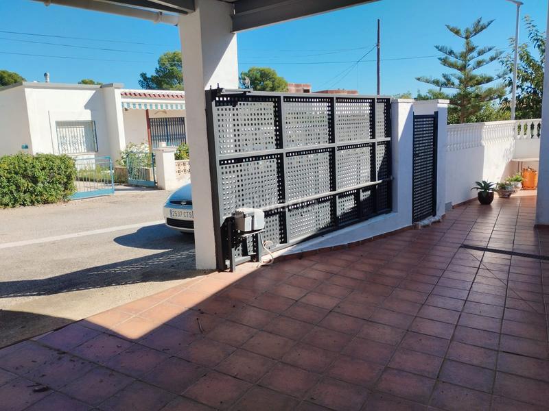 Foto 38dd5f34-46cd-475e-a511-a081cb2d5837. Chalet  a pasos del mar en Alcanar