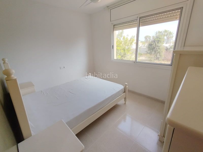 Foto e4fb8808-54f5-4f10-99bf-50299d474a77. Casa adossada amb aparcament a Alcanar