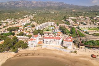 Appartement  Carrer sant isidre. Primera linea de mar real.
