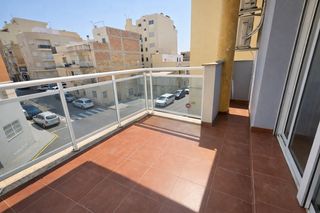 Apartament  Carrer de vinaròs. Apartamento dos dormitorios y plaza de parquing.