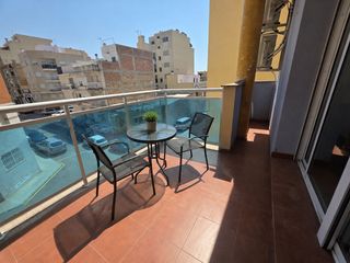 Piccolo appartamento  Carrer de vinaròs. Apartamento dos dormitorios y plaza de parquing.