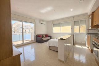 Piccolo appartamento  Carrer de vinaròs. Apartamento dos dormitorios y plaza de parquing.