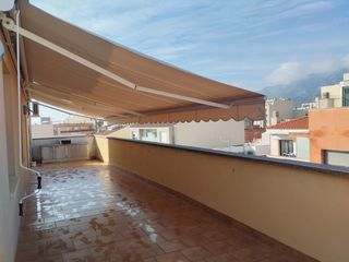 Penthouse  Avinguda constitució. Gran terraza tres dormitorios y dos baños.