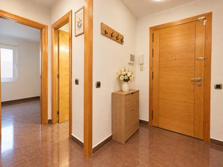 Appartamento  Carrer de godall. Amplio piso, parquing y trastero.