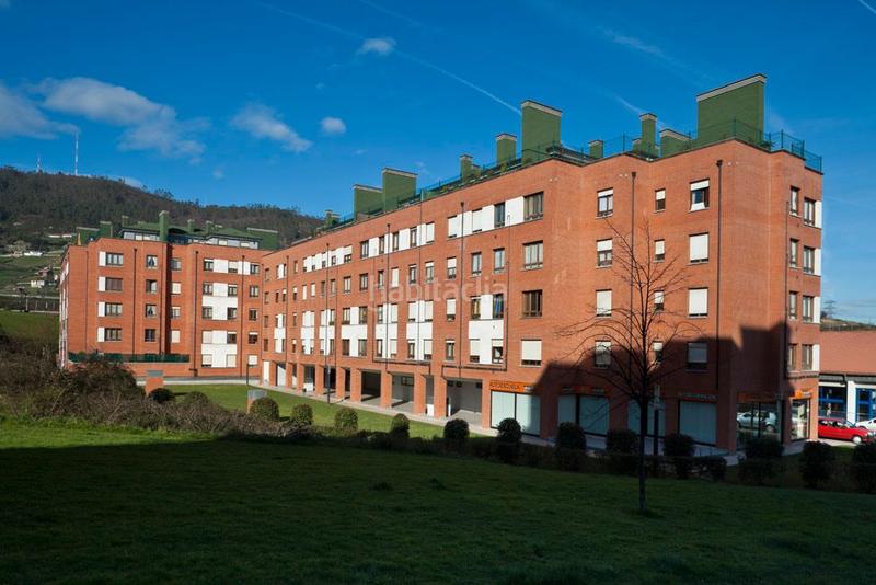 Foto bd3f5547-edd6-4e37-9965-633e23a216a6. Autoparkplatz in avenida del mar 65 in Huca - La Cadellada Oviedo