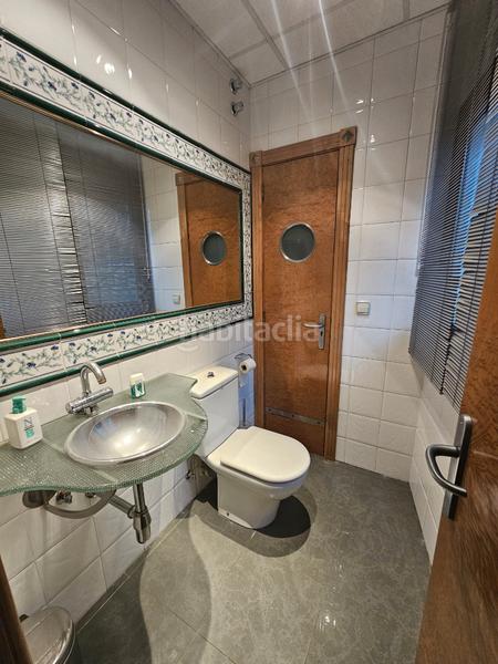 Foto 08e58165-3fa9-4f21-b09a-e5d8ca43a305. Piso actualmente clinica dental en Centro Barakaldo