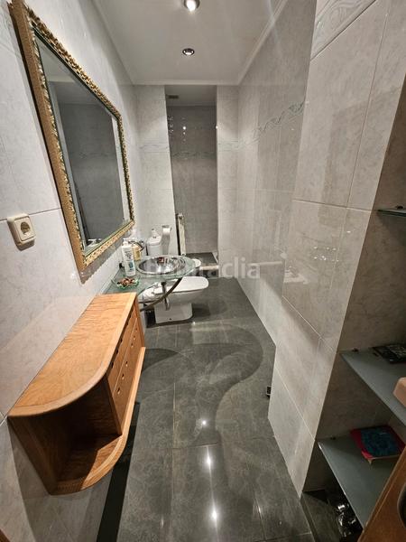 Foto 12db7945-70eb-43a5-8451-a2c5143d27e3. Piso actualmente clinica dental en Centro Barakaldo