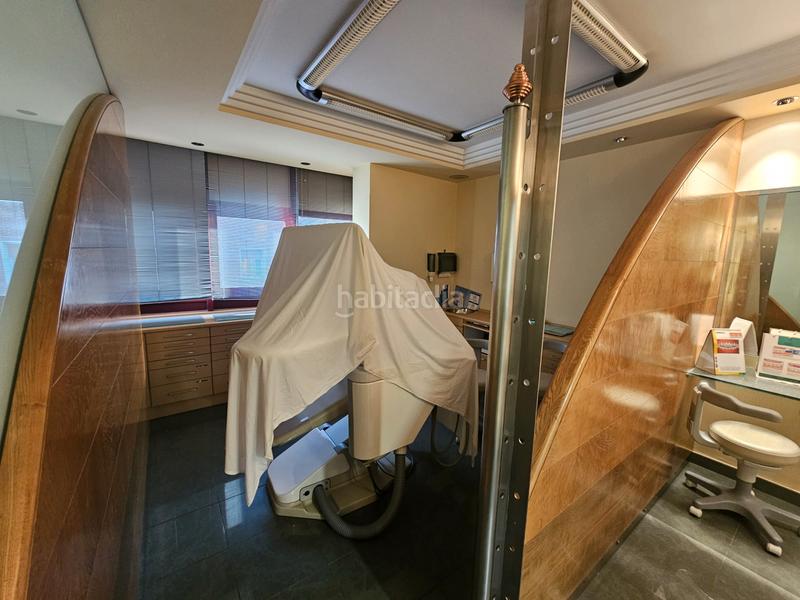 Foto 42d1e399-87b4-4dc2-939d-f4cfa2192fbf. Piso actualmente clinica dental en Centro Barakaldo