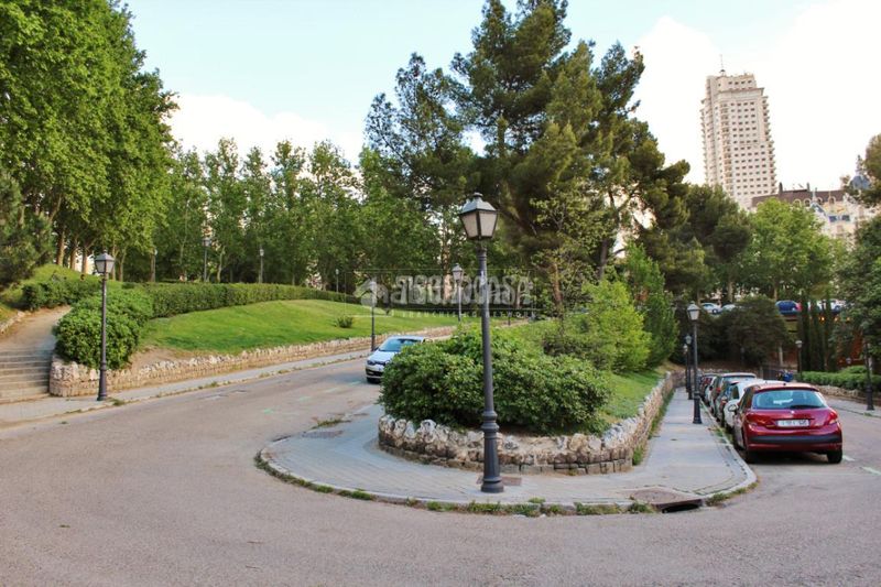 Foto f56f88f0-bde7-45f0-95ab-7b10ac147d11. Rent flat with heating in Argüelles Madrid