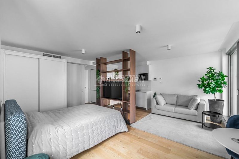 Foto 53d38c38-6e45-4331-a65c-053e8e045279. Location studio avec chauffage piscine dans Argüelles Madrid