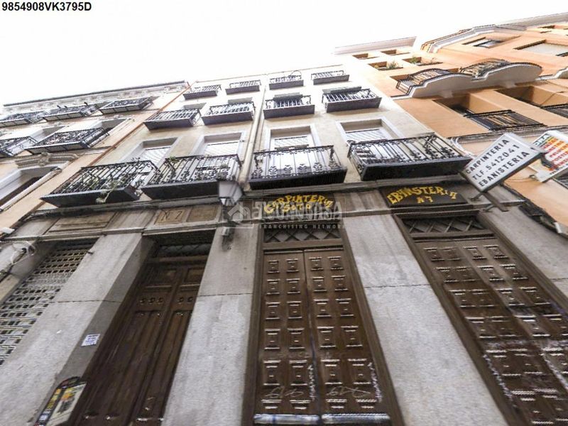 Foto 0f1ed6b6-689d-4350-8efa-64df86bdbe0c. Piso  en venta en Universidad-Malasaña Madrid