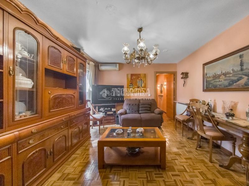 Foto a060eda8-d4d3-4921-bf2a-55bfdea8b37f. Piso  en venta en Universidad-Malasaña Madrid