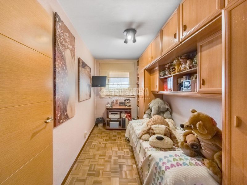 Foto a40ea760-43f6-43cd-8024-877d875254ca. Piso  en venta en Universidad-Malasaña Madrid