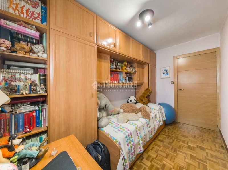 Foto e699c6ef-bee6-4692-b4a0-dec3d0ca68e8. Piso  en venta en Universidad-Malasaña Madrid