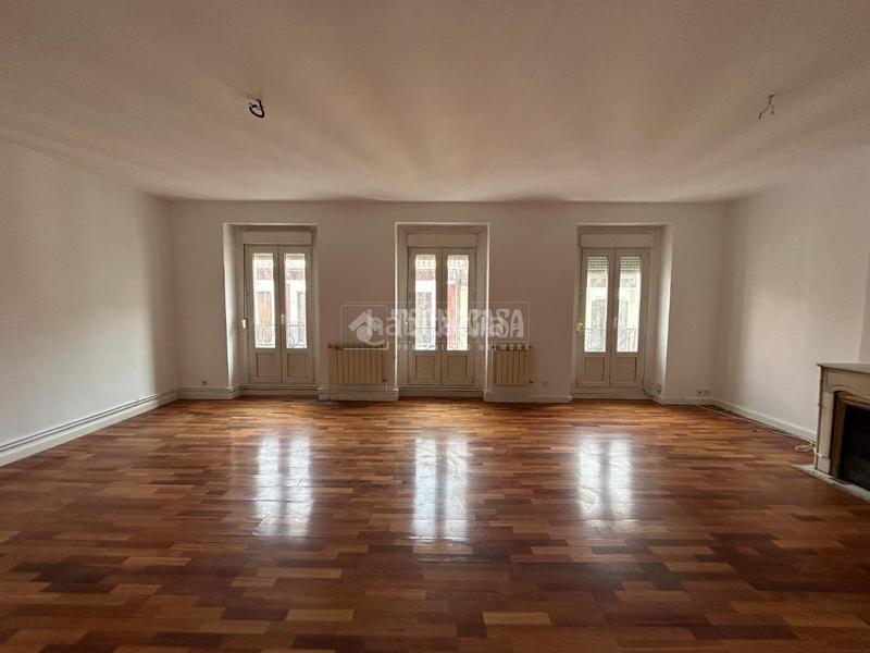 Foto bdd670c9-2d3b-444f-870d-c37932f43ce8. Pis amb calefacció a Argüelles Madrid