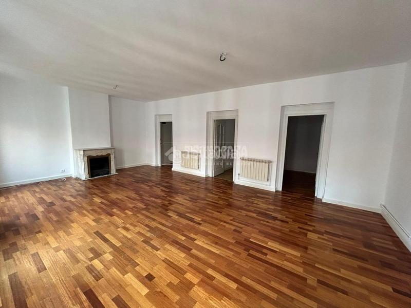 Foto bef369ab-12c0-4bac-938c-bc475856e8ad. Pis amb calefacció a Argüelles Madrid