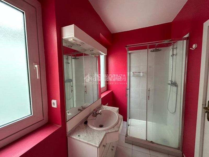 Foto f472b3e6-3d09-48f2-b899-f4584f07a1c3. Pis amb calefacció a Argüelles Madrid