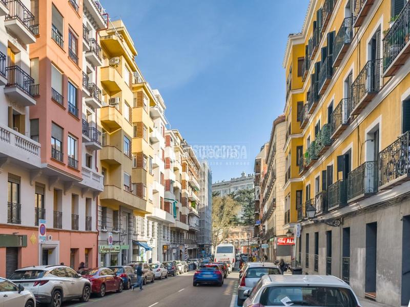 Foto 5da6b7db-50da-476e-aa40-c391cc0f7a0b. Miete etagenwohnung mit heizung in Argüelles Madrid