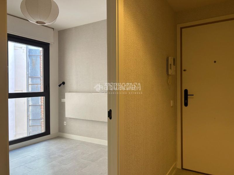 Foto 538b04e0-00af-4289-8f31-8448ddfd4e85. Rent flat with parking in Universidad-Malasaña Madrid