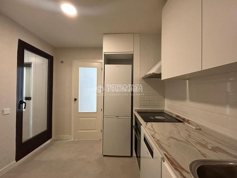 Foto f9f5a146-7d6d-4467-8305-22964df3cd32. Rent flat with parking in Universidad-Malasaña Madrid