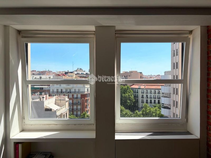 Foto 4bae77d2-67c3-4d9d-9f42-d25440aebe4d. Pis amb calefacció a Argüelles Madrid