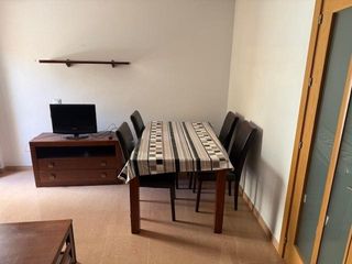 Lloguer Apartament a Calle emilio jimeno 22. Piso  fibra óptica y comunidad fácil aparcamiento. alquiler cort