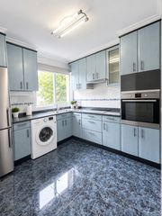 Appartamento  Murumendi kalea 38. ¡oportunidad! precioso piso como nuevo, muy soleado y listo para