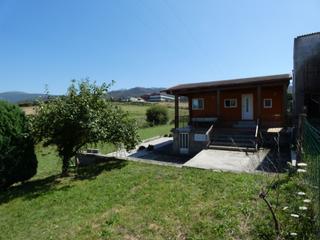 Casa a Valdés. Venta de casa con parcela de 2200 m2.