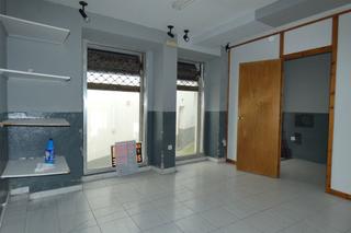 Local Comercial a Valdés. Venta de local de 45 m2 muy céntrico.