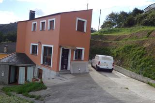 Casa en Valds. Venta de casa con 2.000 m2 de parcela.