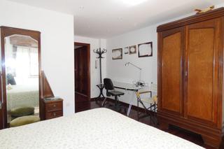 Casa adossada a Valdés. Venta de casa en el centro de luarca.