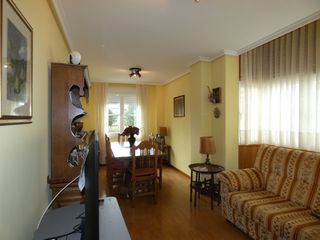Pis a Nava. Venta de piso 3 dormitorios y garaje y trastero.